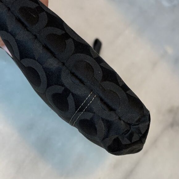 Coach Madison Horse & Carriage Op Art Signature Logo XL Wristlet - Picture 11 of 16